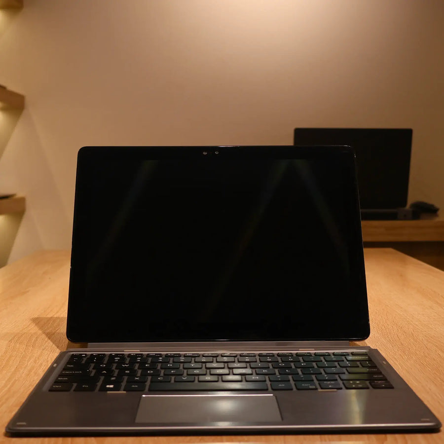 Dell Latitude 7200 2-in-1 Core i7-8th Gen 16GB 256GB SSD 14 Inch Touch – Refurbished Laptop