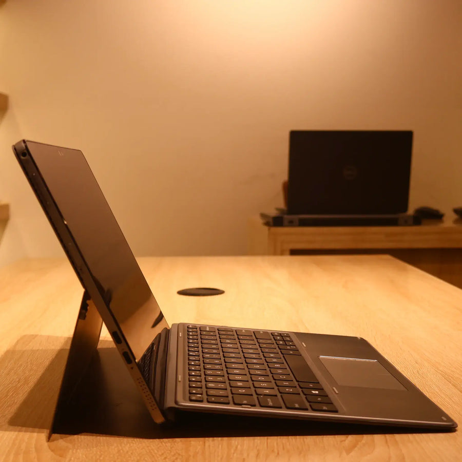 Dell Latitude 7200 2-in-1 Core i7-8th Gen 16GB 256GB SSD 14 Inch Touch – Refurbished Laptop