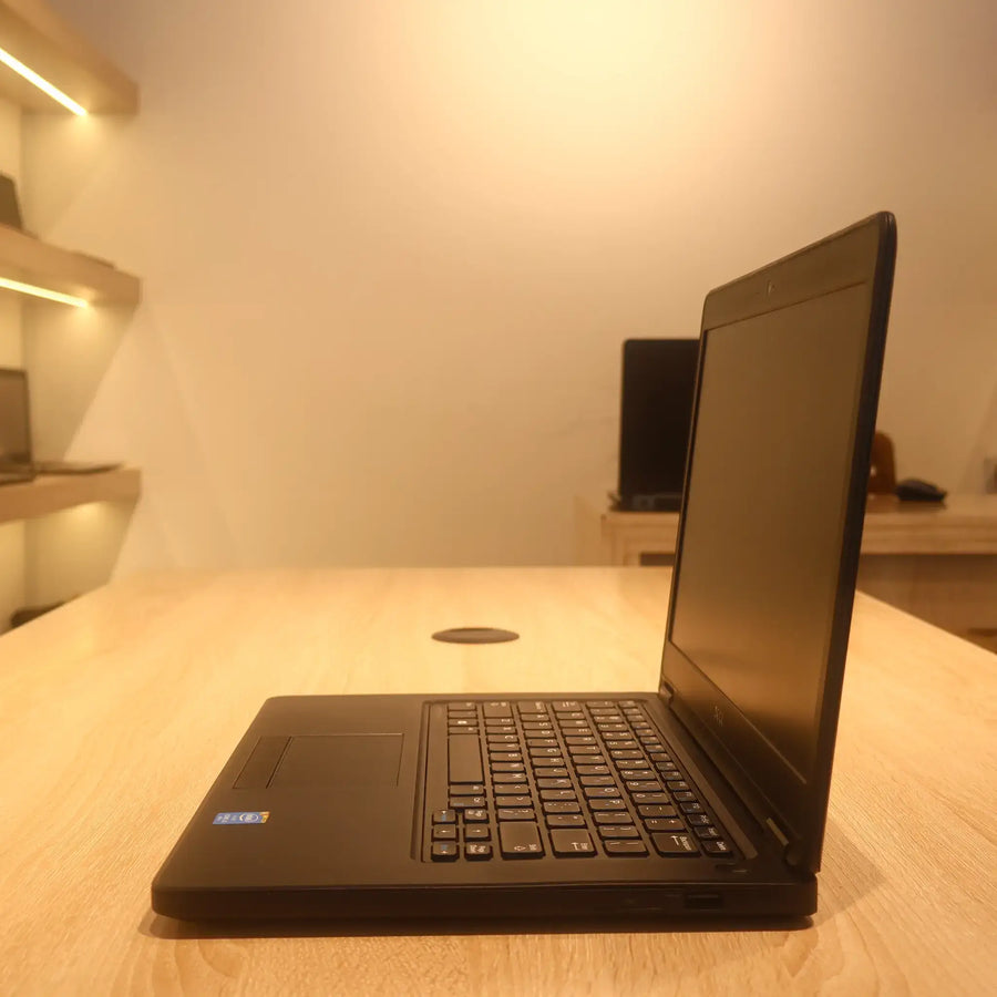 Dell Latitude E5450 Core i5-5300U 8GB 256GB SSD 14 Inch – Refurbished Laptop